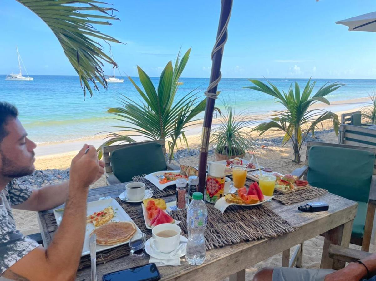 Afreeka Beach Hotel ลาสแตร์เรนาส ภายนอก รูปภาพ